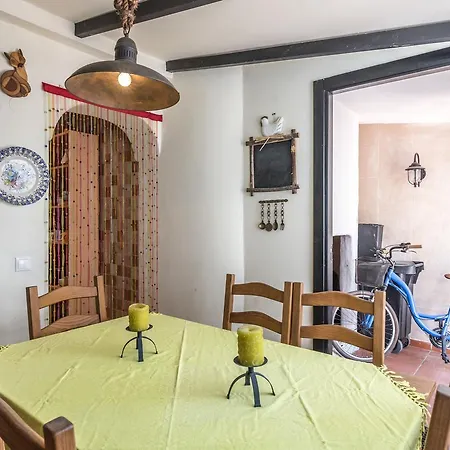 بيت ضيافة Milicias House